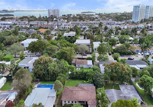 Photo 3 of Single family home for sale at 2070 Keystone Blvd, North Miami, FL 33181 | MLS# A12041710 | Listing updated on 2026-09-11