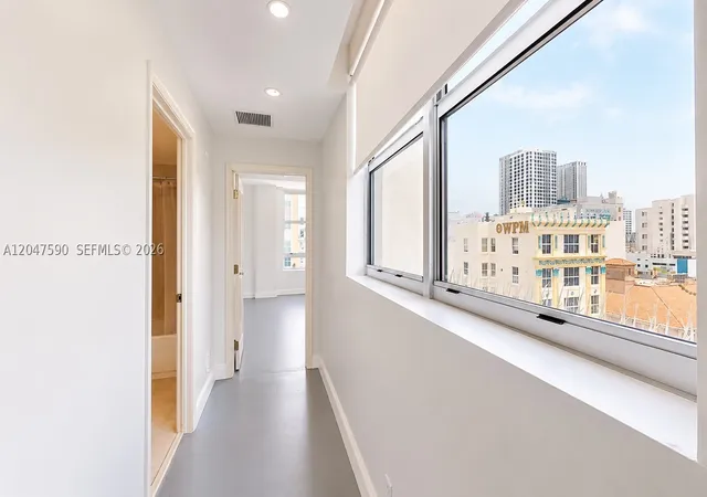 111 E Flagler St #810