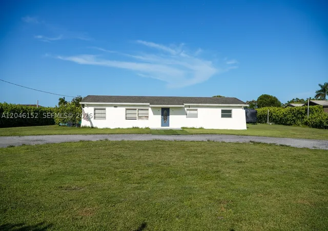 Photo 1 of Single family home for sale at 32305 Sw 202nd Ave, Homestead, FL 33030 | MLS# A12046152 | Listing updated on 2026-10-02
