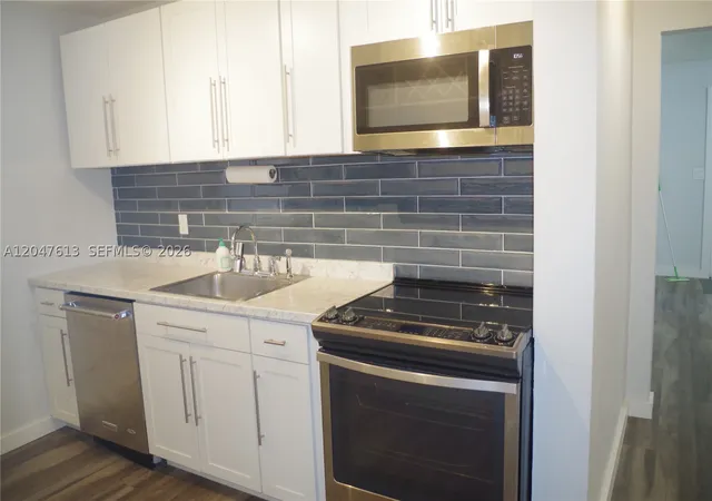 Photo 4 of Single family home for sale at 5465 N Andrews Ave, Fort Lauderdale, FL 33309 | MLS# A12047613 | Listing updated on 2026-09-18