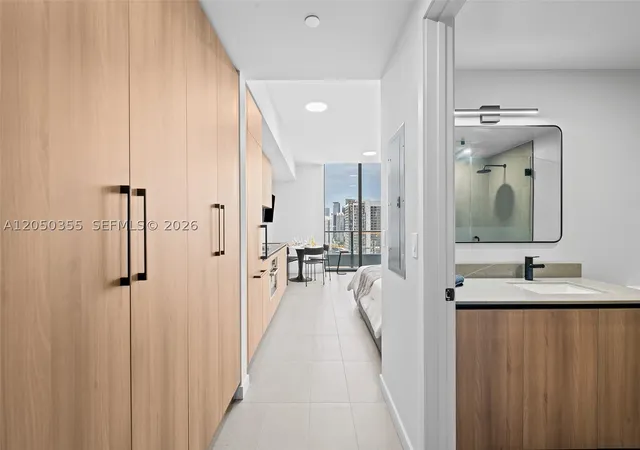 Photo 3 of Condo for sale at 121 Ne 5Th St #3704, Miami, FL 33132 | MLS# A12050355 | Listing updated on 2026-09-02