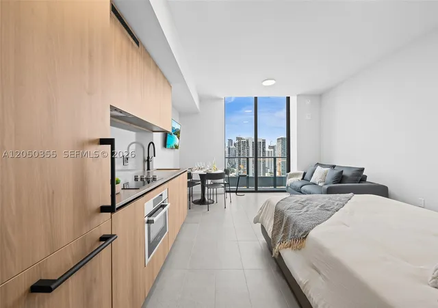 Photo 4 of Condo for sale at 121 Ne 5Th St #3704, Miami, FL 33132 | MLS# A12050355 | Listing updated on 2026-09-02