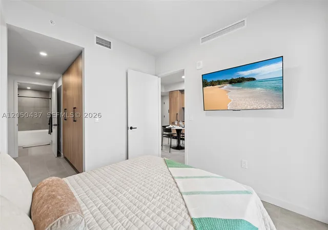 Photo 4 of Condo for sale at 121 Ne 5Th St #3706, Miami, FL 33132 | MLS# A12050437 | Listing updated on 2026-09-02