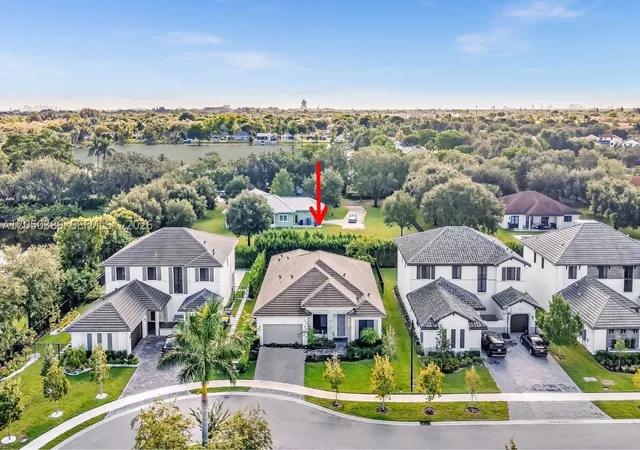Photo 1 of Single family home for sale at 5736 Sw 104th Ter, Cooper City, FL 33328 | MLS# A12050389 | Listing updated on 2026-09-10