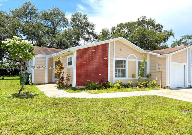 Photo 1 of Sale Pending at 9850 W Heather Ln, Miramar, FL 33025 | MLS# A12050533 | Listing updated on 2026-09-14