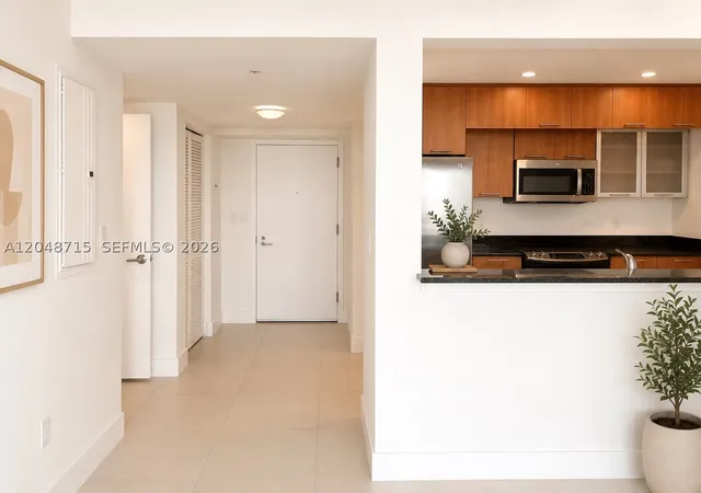 Photo 4 of Condo for sale at 1800 N Bayshore Dr #4102, Miami, FL 33132 | MLS# A12048715 | Listing updated on 2026-09-20