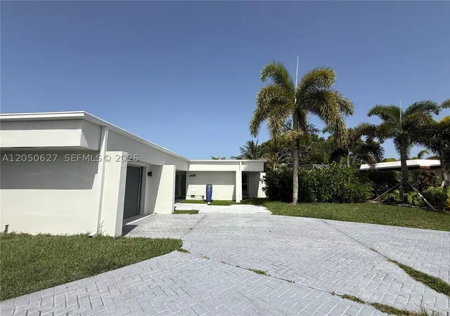 Photo 2 of Single family home for sale at 4708 Bayberry Ln, Tamarac, FL 33319 | MLS# A12050627 | Listing updated on 2026-08-26