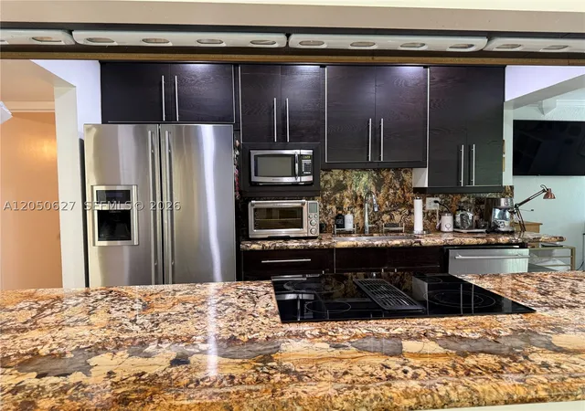 Photo 3 of Single family home for sale at 4708 Bayberry Ln, Tamarac, FL 33319 | MLS# A12050627 | Listing updated on 2026-08-26