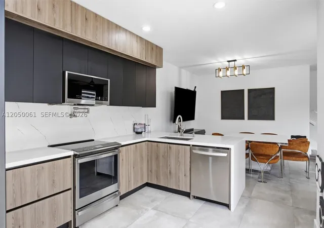Listing Photo 2 - Condo for sale at Kendall Commons, Unit 16930 Sw 90Th St, Kendall Commons, Miami, FL 33196 | Built Year: 2012-2017