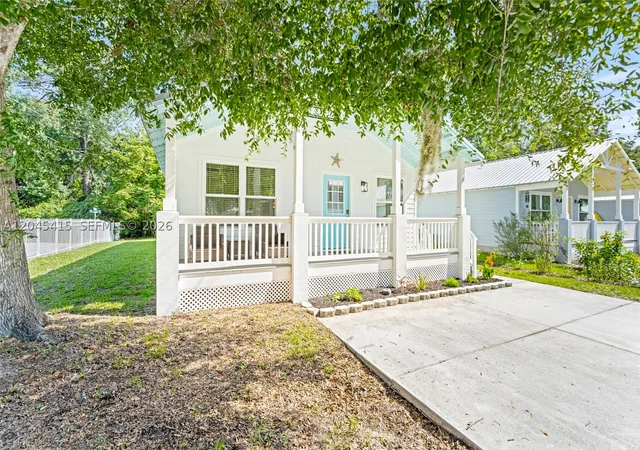 Photo 3 of Single family home for sale at 2 Poinciana Cove Rd, St Augustine, FL 32084 | MLS# A12045415 | Listing updated on 2026-09-02