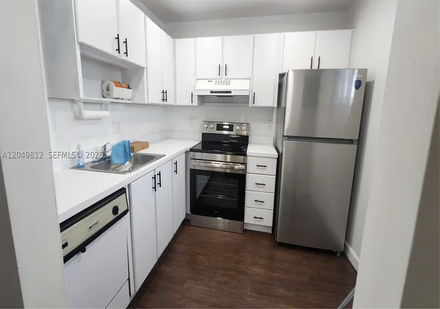 Photo 3 of Condo for sale at 7541 Nw 16th St #1507, Plantation, FL 33313 | MLS# A12049812 | Listing updated on 2026-08-27