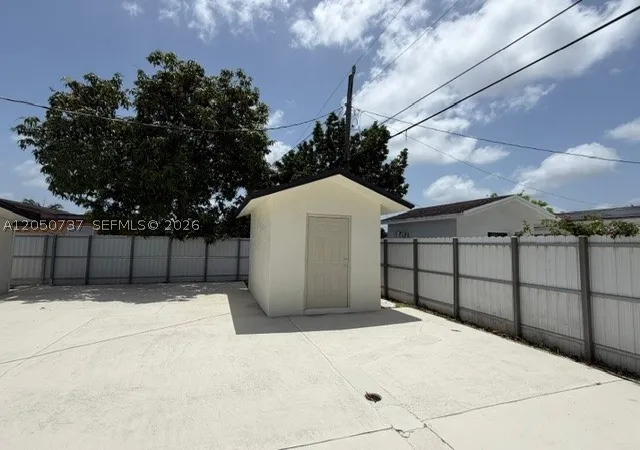 Photo 16 of Single family home for sale at 11952 Sw 176Th Ter, Miami, FL 33177 | MLS# A12050737 | Listing updated on 2026-09-28