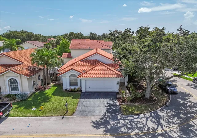 Photo 3 of Single family home for sale at 2810 Nw 70Th Ave, Margate, FL 33063 | MLS# A12048234 | Listing updated on 2026-08-20
