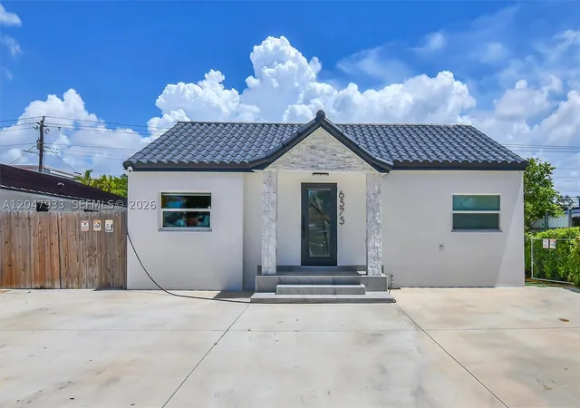 Photo 3 of Single family home for sale at 6575 Sw 39th Ter, Miami, FL 33155 | MLS# A12047933 | Listing updated on 2026-09-14