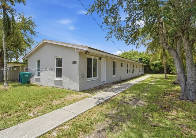 Photo 3 of House for sale at 26410 Sw 138Th Ct, Homestead, FL 33032 | MLS# A12048802 | Listing updated on 2026-09-12