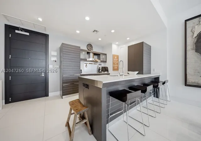 Listing Photo 4 - Condo for sale in Epic Tower located at 200 Biscayne Blvd Wy, Miami, FL 33131 - Unit #5110