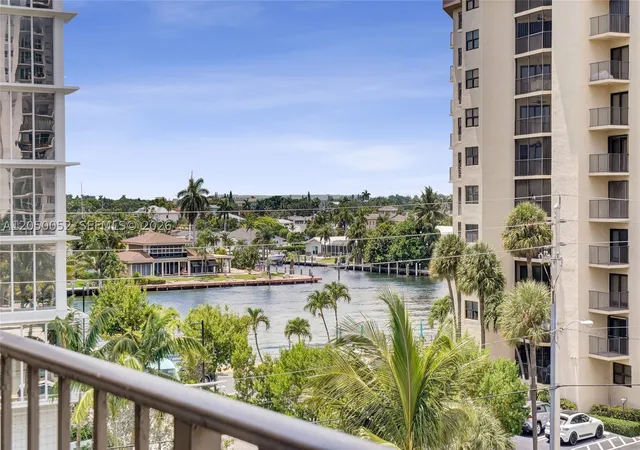 Listing Photo 3 - Condo for sale in building located at 400 N Riverside Dr, Pompano Beach, FL 33062 - Unit #514