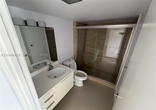 Photo 4 of Condo for sale at 18011 Biscayne Blvd #1802, Aventura, FL 33160 | MLS# A12048429 | Listing updated on 2026-09-04