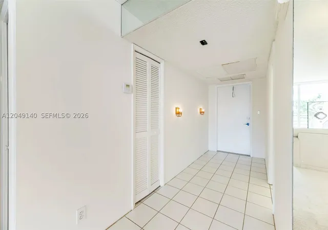 Photo 3 of Condo for sale at 605 Oaks Dr #607, Pompano Beach, FL 33069 | MLS# A12049140 | Listing updated on 2026-09-08