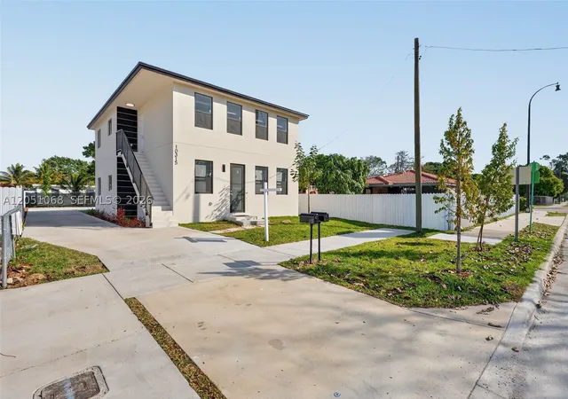 Photo 18 of Sale Pending at 10315 Sw 176Th St, Miami, FL 33157 | MLS# A12051068 | Listing updated on 2026-10-05