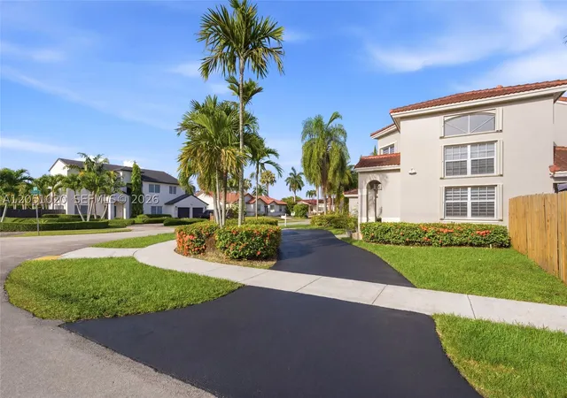 Photo 4 of Single family home for sale at 11980 Sw 99Th St, Miami, FL 33186 | MLS# A12051020 | Listing updated on 2026-10-06