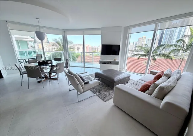 Listing Photo 3 - Condo for sale in building located at 200 Sunny Isles Blvd, Sunny Isles Beach, FL 33160 - Unit #2-801