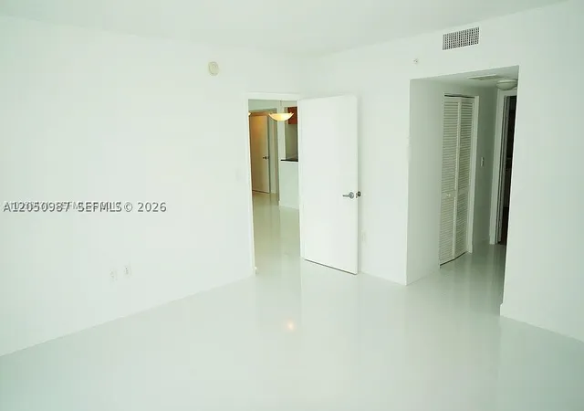 Photo 4 of Condo for sale at 1800 N Bayshore Dr #3014, Miami, FL 33132 | MLS# A12050987 | Listing updated on 2026-09-02