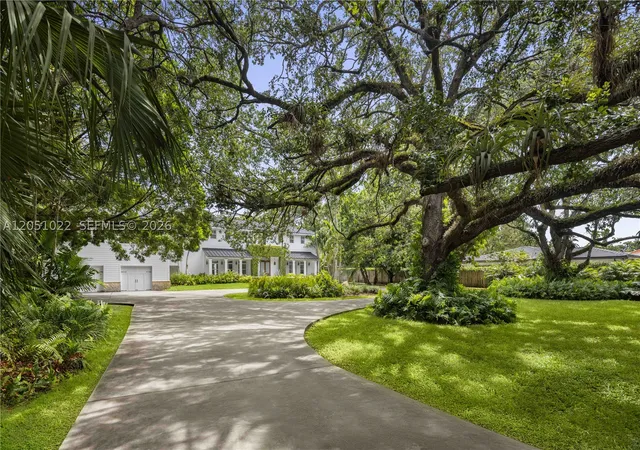 Photo 3 of Mansion for sale at 6845 Sw 98th St, Pinecrest, FL 33156 | MLS# A12051022 | Listing updated on 2026-09-09