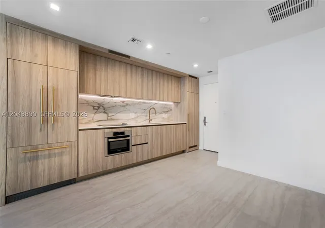 Photo 2 of Condo for sale at 77 Se 5th Street #1708, Miami, FL 33131 | MLS# A12043890 | Listing updated on 2026-09-10