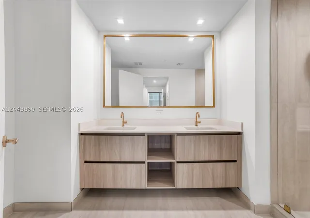 Photo 3 of Condo for sale at 77 Se 5Th Street #1708, Miami, FL 33131 | MLS# A12043890 | Listing updated on 2026-09-10