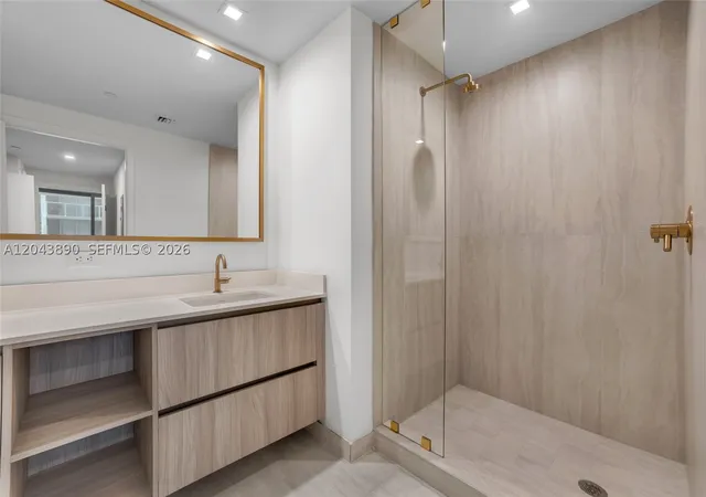 Photo 4 of Condo for sale at 77 Se 5Th Street #1708, Miami, FL 33131 | MLS# A12043890 | Listing updated on 2026-09-10