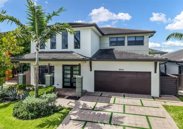 Photo 1 of Single family home for sale at 8900 Nw 161st Ter, Miami Lakes, FL 33018 | MLS# A12051303 | Listing updated on 2026-09-05