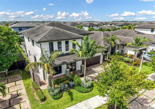 Photo 3 of Single family home for sale at 8900 Nw 161st Ter, Miami Lakes, FL 33018 | MLS# A12051303 | Listing updated on 2026-09-05