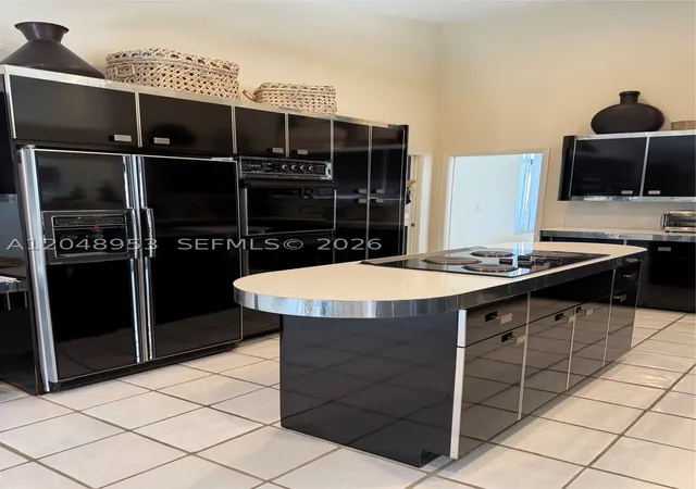 Photo 3 of Sale Pending at 7125 Montrico Dr, Boca Raton, FL 33433 | MLS# A12048953 | Listing updated on 2026-09-01