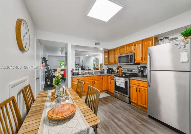 Listing Photo 4 - Condo for sale in Waterview Condominium located at 14901 Sw 82Nd Ter, Miami, FL 33193 - Unit #1-205
