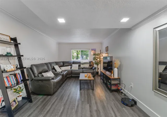 Listing Photo 5 - Condo for sale in Waterview Condominium located at 14901 Sw 82Nd Ter, Miami, FL 33193 - Unit #1-205