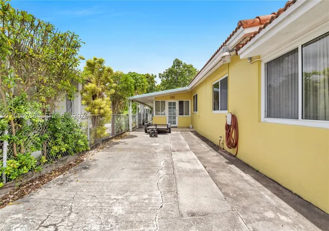 Photo 3 of Sale Pending at 1052 Nw 25th Ave, Miami, FL 33125 | MLS# A12050738 | Listing updated on 2026-09-28