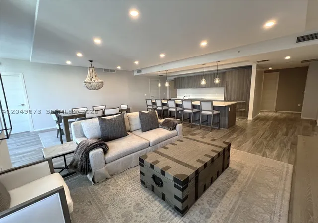 Photo 3 of Condo for sale at 801 S Miami Ave #4608, Miami, FL 33130 | MLS# A12049673 | Listing updated on 2026-09-14