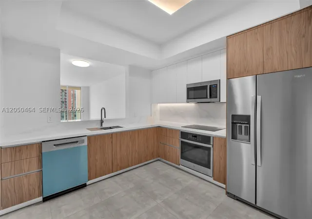 Photo 1 of Condo for sale at 3340 Ne 190th St #1206, Miami, FL 33180 | MLS# A12050464 | Listing updated on 2026-09-01
