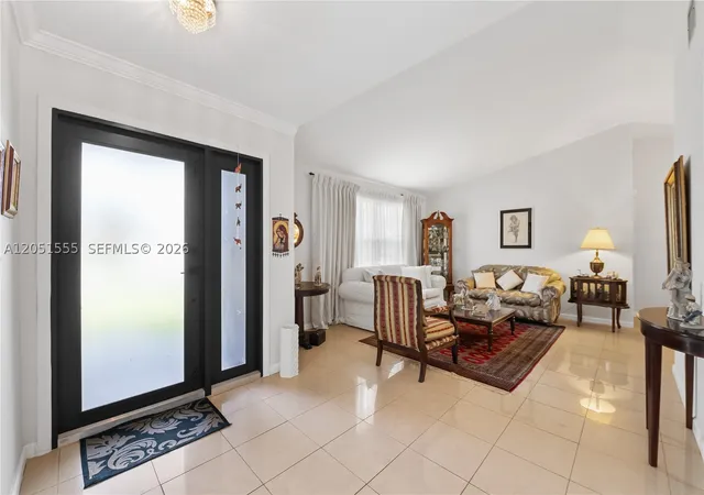 Photo 4 of Single family home for sale at 5741 W Waterford Dr, Davie, FL 33331 | MLS# A12051555 | Listing updated on 2026-09-13