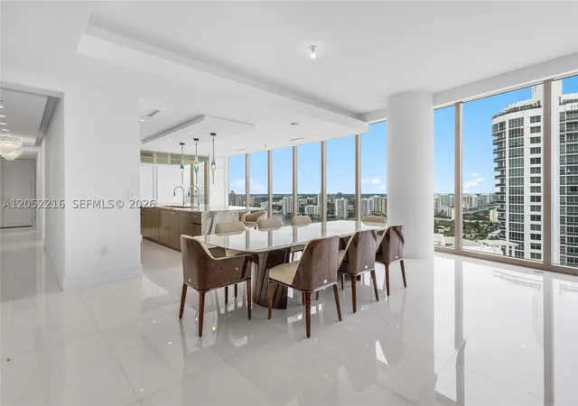 Listing Photo 4 - Condo for sale in building located at 17975 Collins Ave, Sunny Isles Beach, FL 33160 - Unit #N-3502