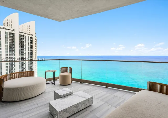 Listing Photo 5 - Condo for sale in building located at 17975 Collins Ave, Sunny Isles Beach, FL 33160 - Unit #N-3502