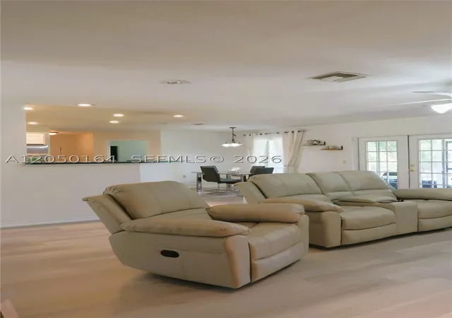 Photo 4 of Sale Pending at 2010 2010 Everlast Terrace, Sebring, FL 33875 | MLS# A12050164 | Listing updated on 2026-09-12