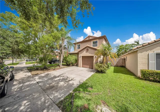 Photo 3 of Single family home for sale at 2019 Se 13th St, Homestead, FL 33035 | MLS# A12052245 | Listing updated on 2026-08-31