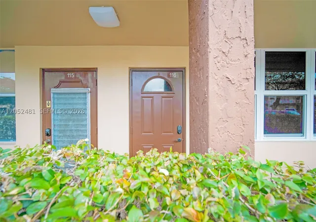 Listing Photo 2 - Condo for sale in building located at 8851 Sunrise Lakes Blvd, Sunrise, FL 33322 - Unit #116