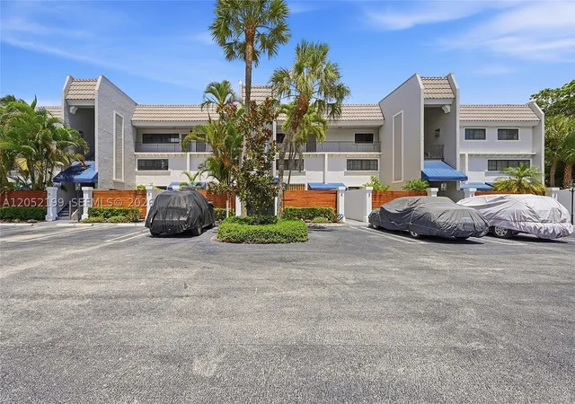 Photo 3 of Condo for sale at 801 Palm Trl #10, Delray Beach, FL 33483 | MLS# A12052199 | Listing updated on 2026-09-23