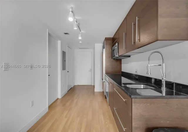 Photo 2 of Condo for sale at 475 Brickell Ave #2508, Miami, FL 33131 | MLS# A12044665 | Listing updated on 2026-09-10