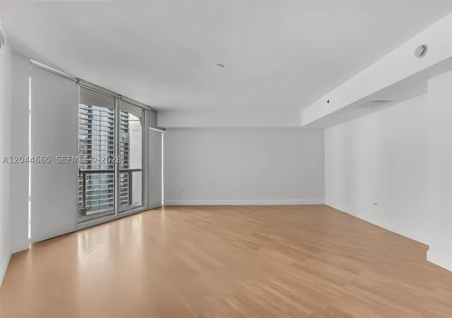 Photo 4 of Condo for sale at 475 Brickell Ave #2508, Miami, FL 33131 | MLS# A12044665 | Listing updated on 2026-09-10