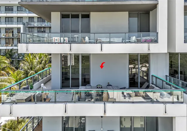 Photo 1 of Condo for sale at 2960 Ne 207Th St #811, Miami, FL 33180 | MLS# A12052686 | Listing updated on 2026-08-31