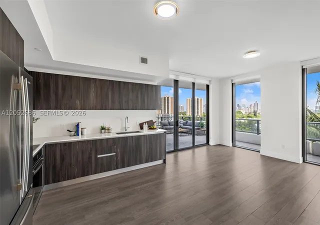 Photo 3 of Condo for sale at 2960 Ne 207Th St #811, Miami, FL 33180 | MLS# A12052686 | Listing updated on 2026-08-31